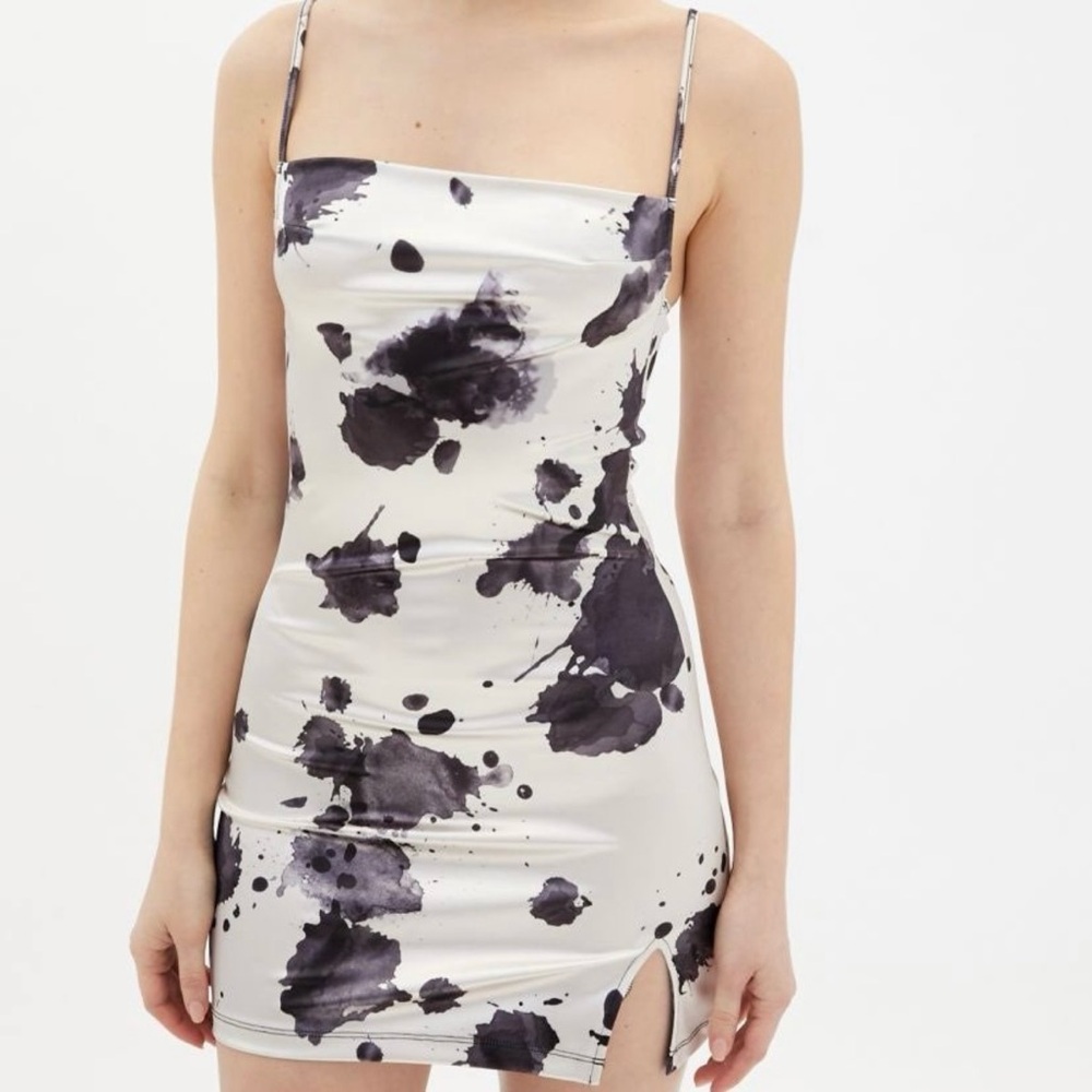 Motel x Urban Outfitters Betta Bodycon Black and Cream Mini Dress Medium NEW